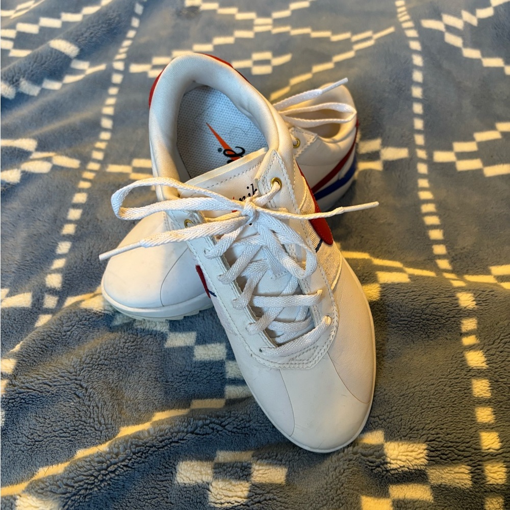 Nike women’s shoe size 7